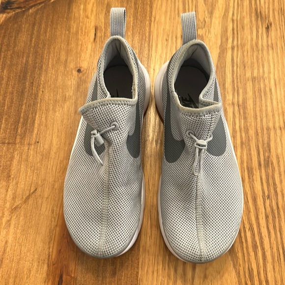 NIKE SNEAKERS - Picture 1 of 5